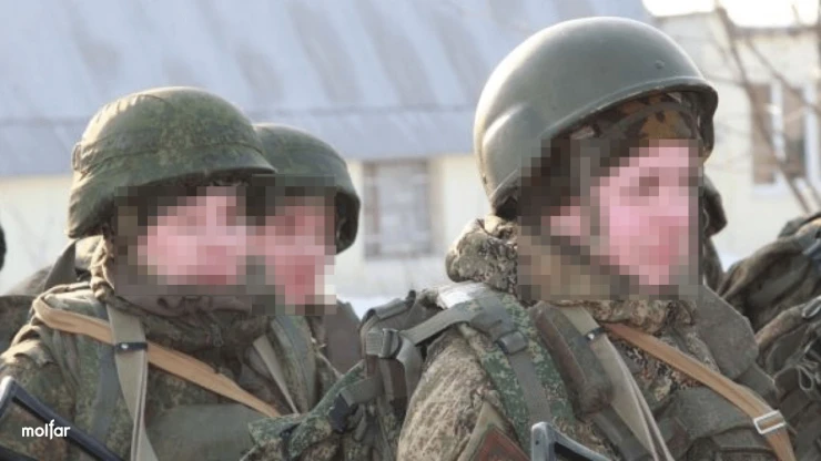 Soldiers in Russian uniform